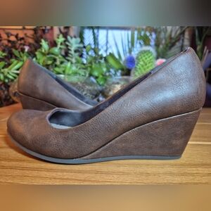 Jellypop Nola Wedge Heels - Size 7